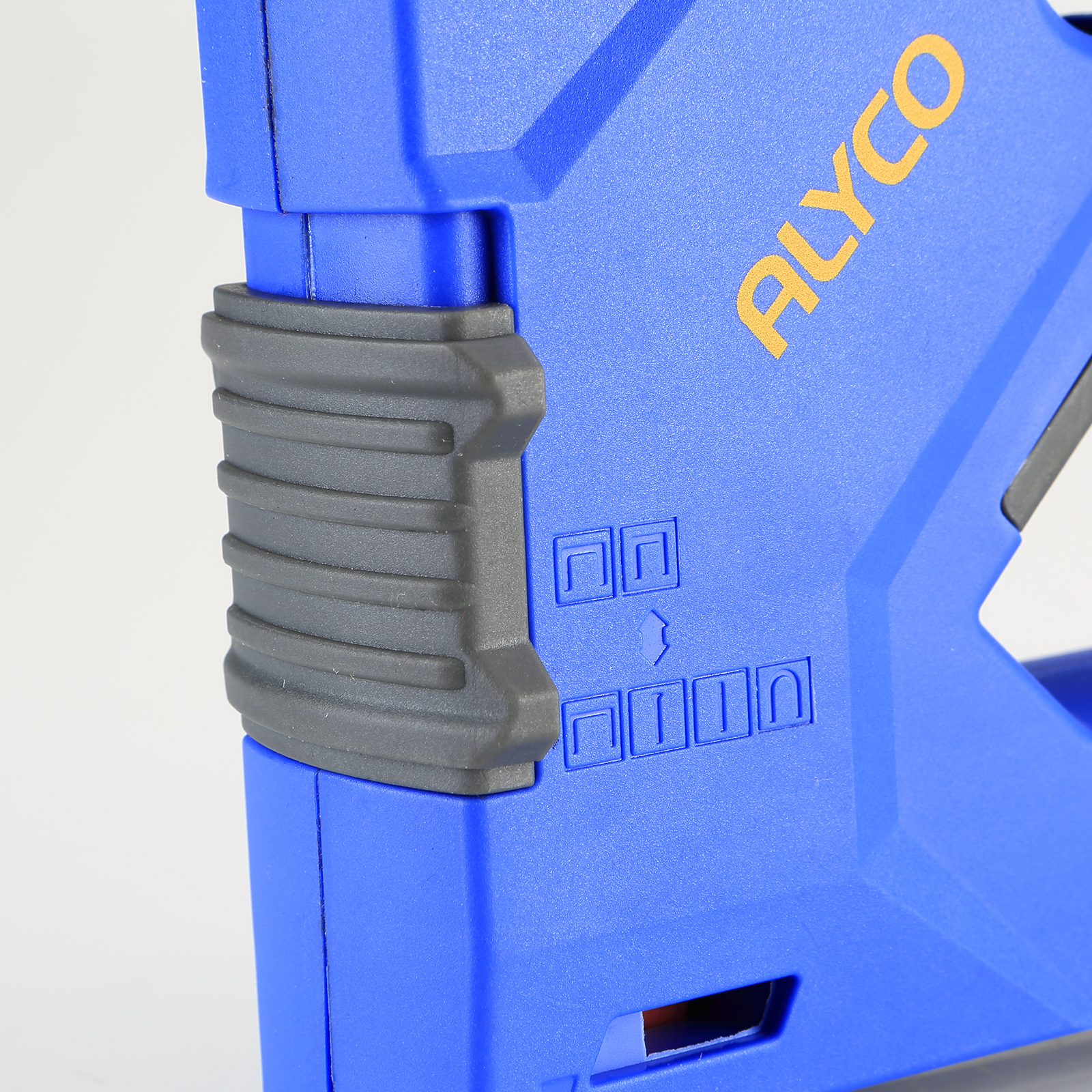GRAPADORA  6 EN 1+600 GRAPAS ALYCO